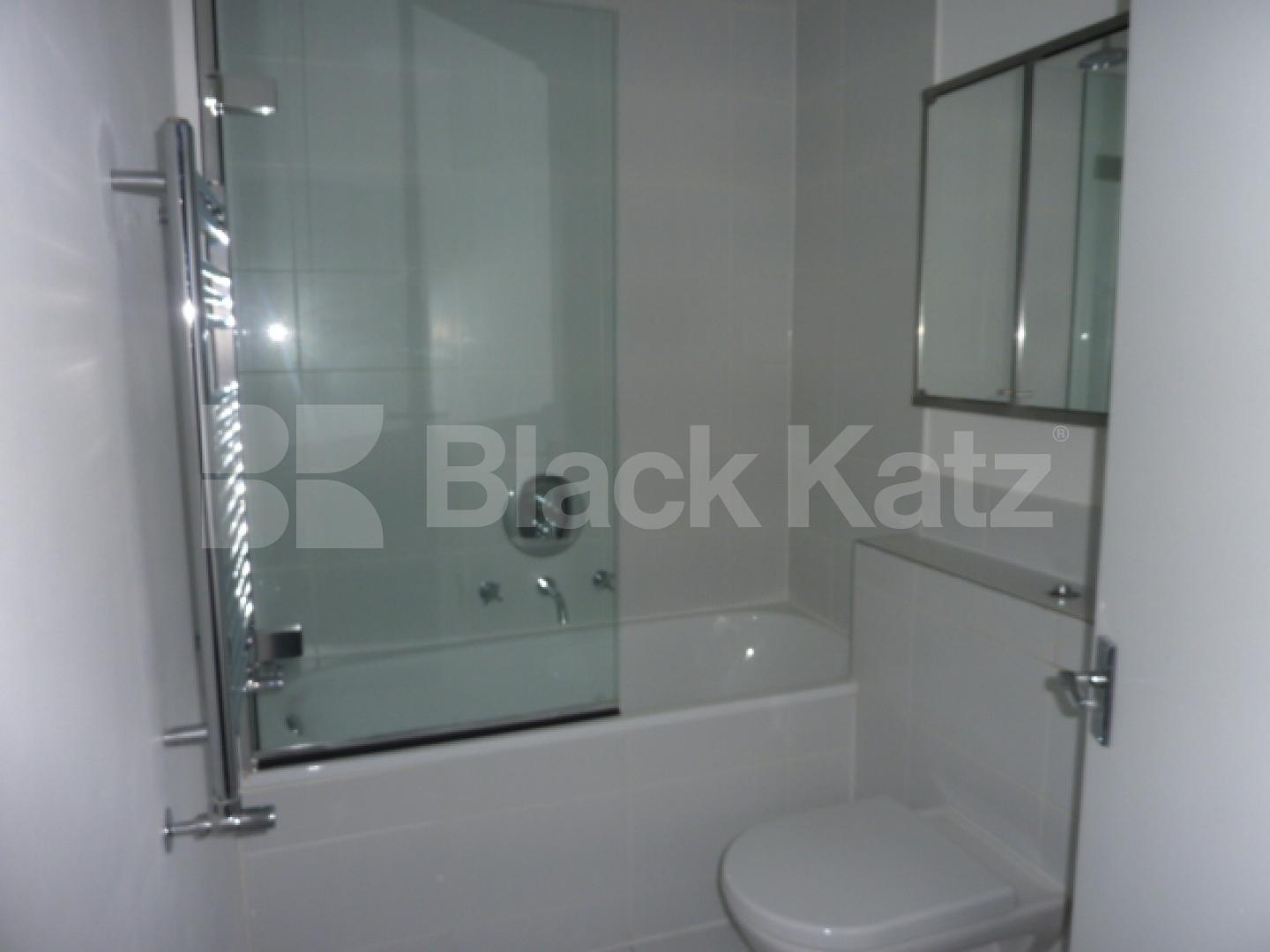 			Must See!!, 2 Bedroom, 1 bath, 1 reception Flat			 Goldney Road, Maida Vale